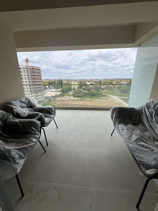 Inchiriez apartament 2 camere, terasă 17 mp, vedere Lacul Morii