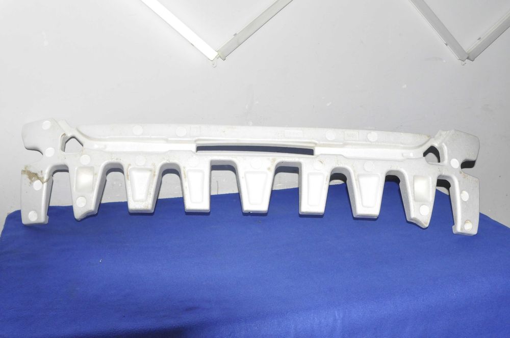 Абсорбер бампера Toyota Highlander 2011