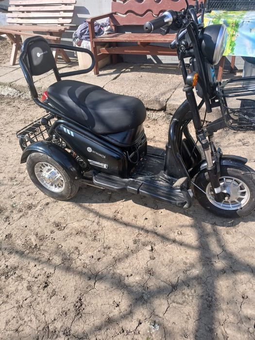 Moped, scuter electric