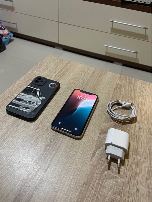 iPhone 11 - Impecabil