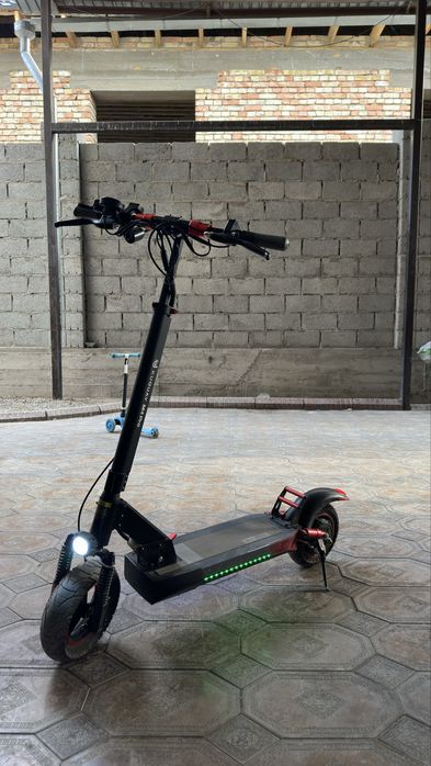продается электросамокат kugo m4 pro
