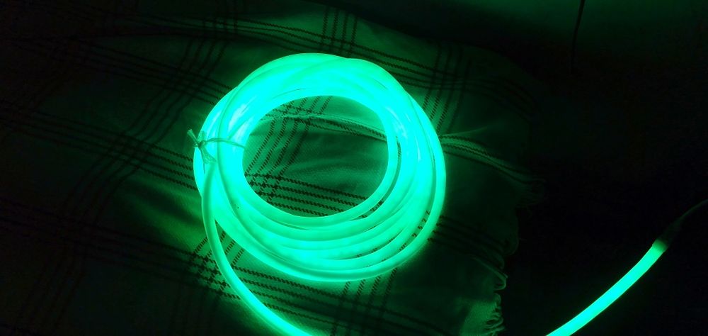 Продам дюралайт неоновые красного и зеленого цвета