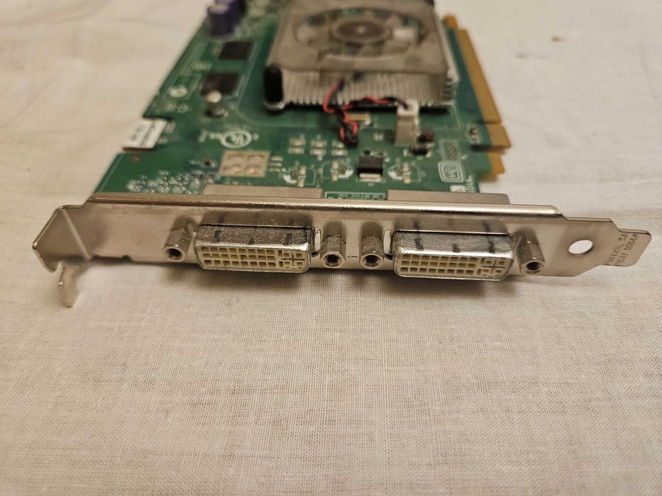 Видеокарта NVIDIA Quadro FX 550