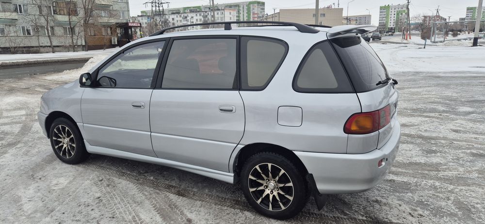 Продам машину Toyota Ipsum 1996