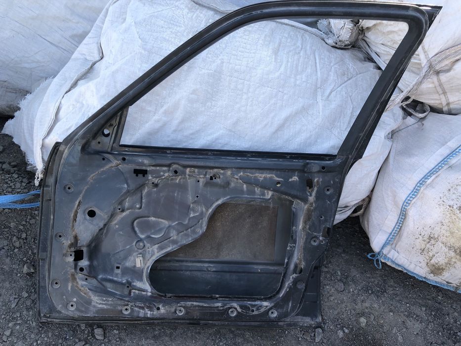 Дверь передьняя бмв е34 bmw черная
