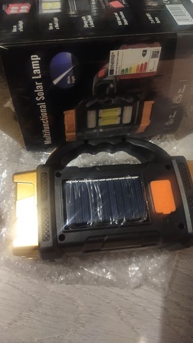 Фонарь с солнечной батареей