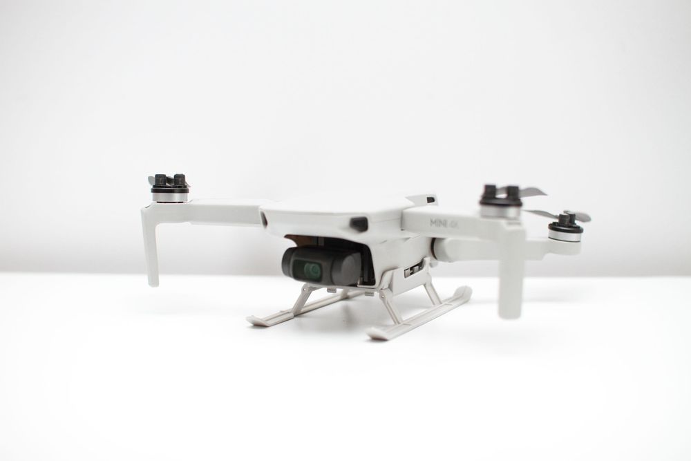DJI Mini 4K, 2 acumulatori originali, charger, filtru CPL, accesorii diverse