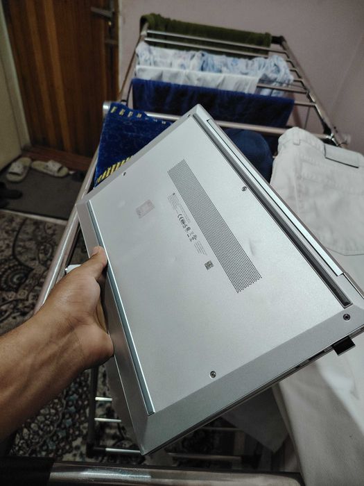 Notebook hp corei 5  11 pakaleni