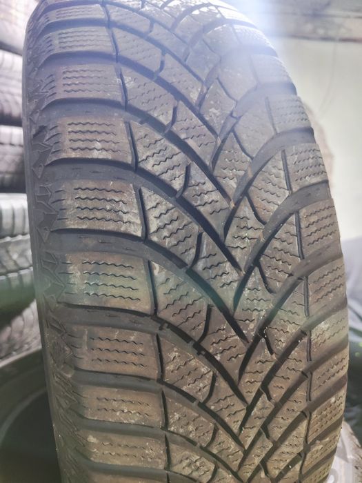 2 бр зимни 195/65/15 Semperit