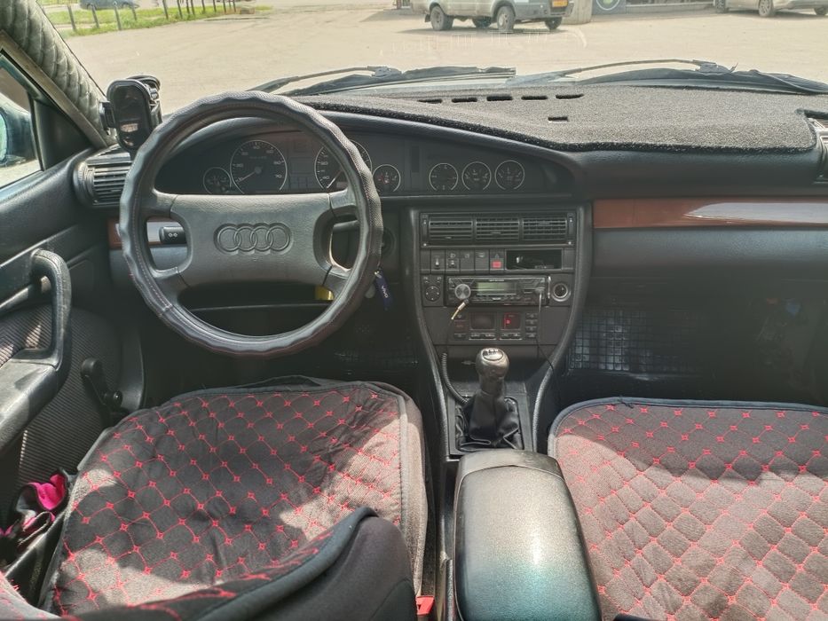 Машина  audi 100 c4 2.6