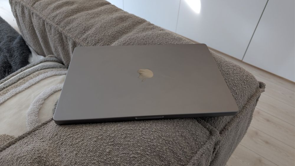 MacBook Pro 16 inch M1 Pro 16GB RAM 512GB SSD A2485 impecabil