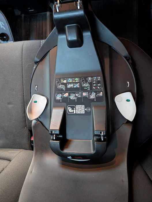 MAXI-COSI pebble 360 pro2 Столче за кола + ISOFIX familyfix 360 pro