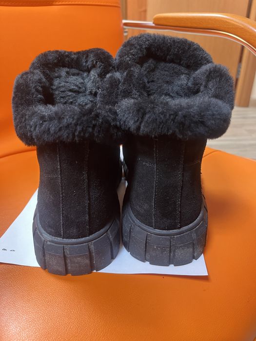 Продам ботинки женские зимние