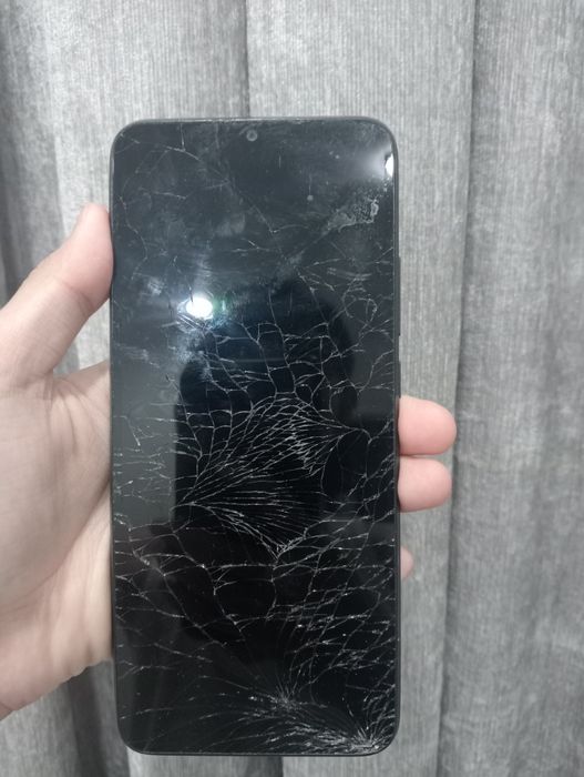 Poco C40 64GB рабочий, экран разбит