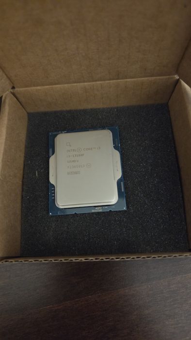 Vand  procesor Intel I3 13100F