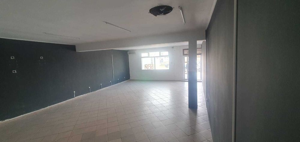 Inchiriez spatiu comercial in comuna Topraisar