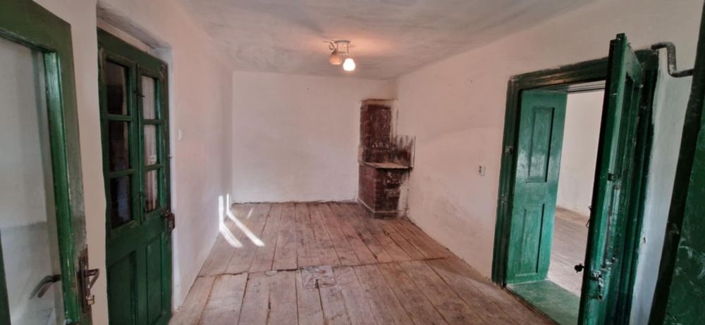 Casa 114 mp - in Hateg la 300 m de primarie 56000 euro