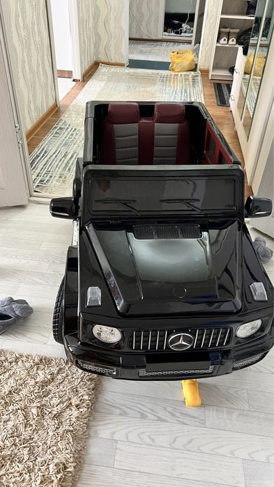 Продам машину детскую