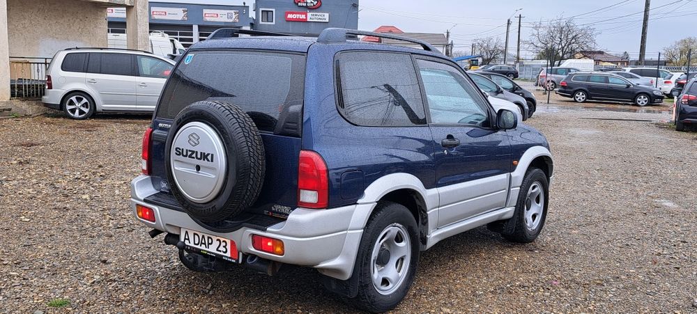 Suzuki Grand Vitara 1.6 Benzină 100 CP 4X4 REDUCTOR LA MANETĂ an 2005