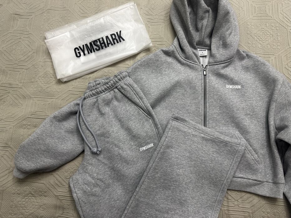 Серый спортивный костюм Gymshark