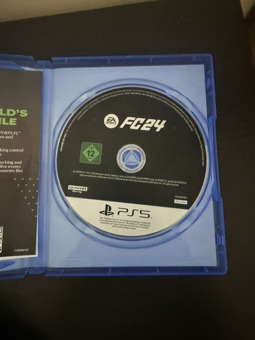 Playstation 5  с две игри и два джойстика