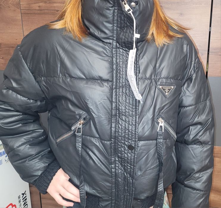 Продам курточку НОВУЮ