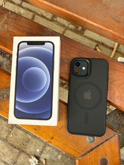 Продам Iphone 12