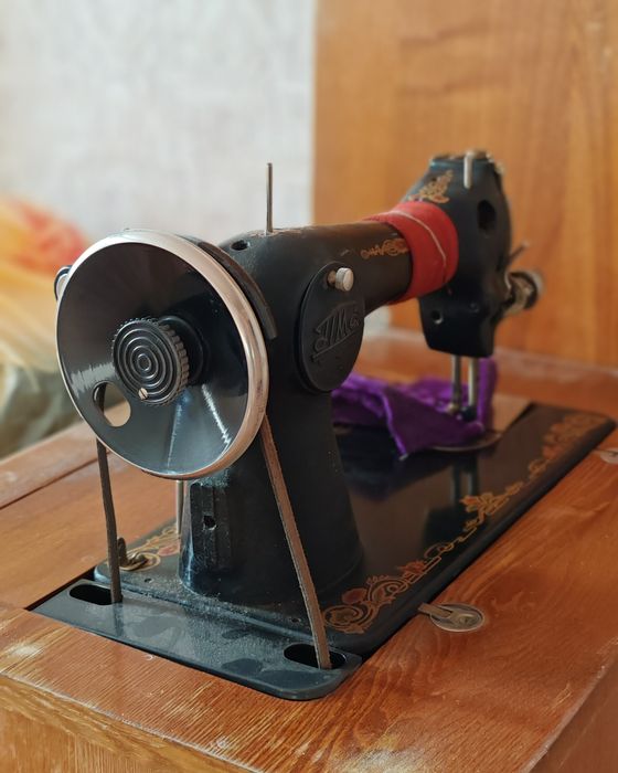 Швейная машина советская