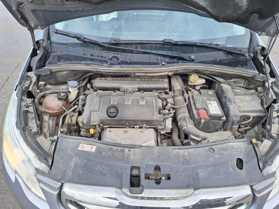 Dezmembrez Peugeot 2008 1.6 VTI 8FS 120 Cai  an 2014 140.000 km