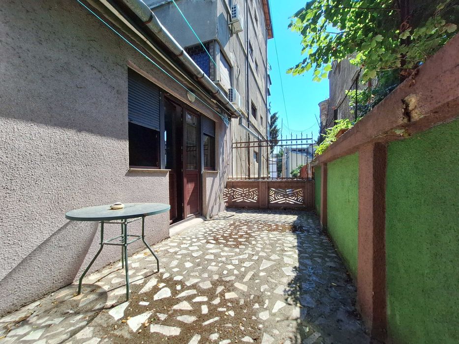 Apartament Romana, Caderea Bastiliei