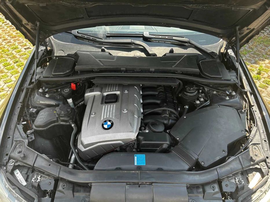 Автомобил BMW 325 Xi