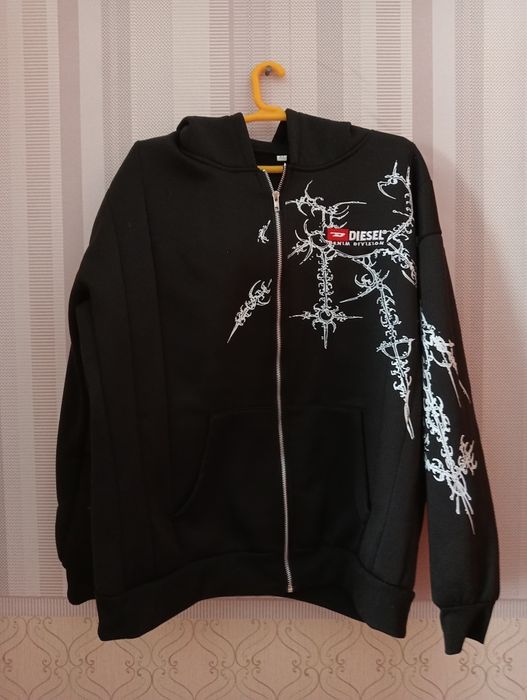 Джинсы и Худи для парней и девушек.