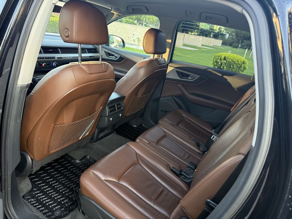 Audi Q7 V6 3.0 TDI Quattro 7 locuri