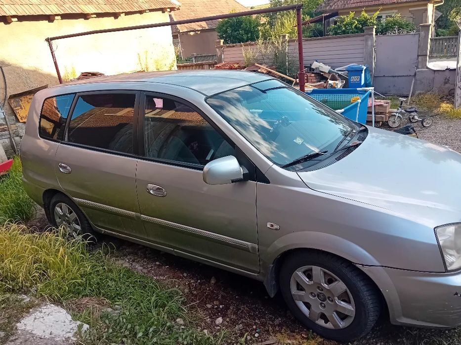 Vând Kia Karend  an 2007