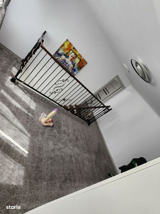 Casă rezidențială cu 9 camere, amplasare centrală