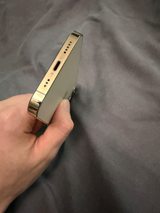 Iphone 12 pro gold
