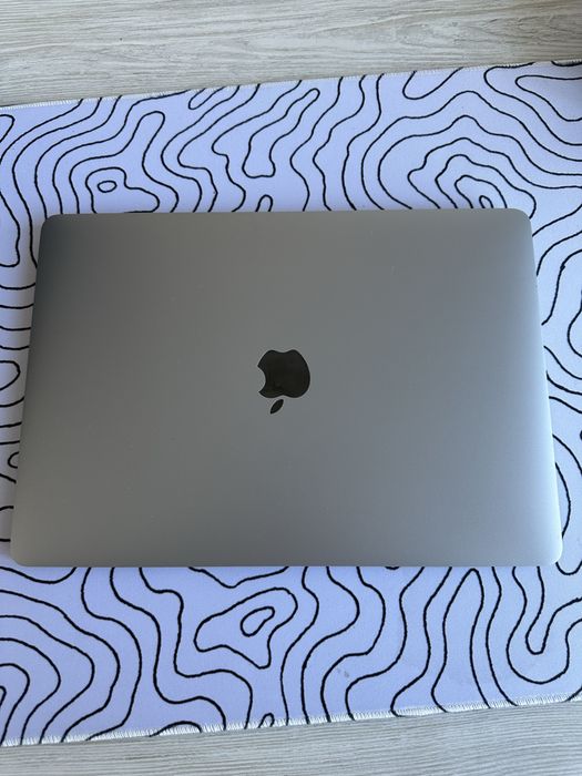 Macbook Pro 13.3, 1ТБ SSD, I7 Touch Bar, 16GB 3.3 GHz
