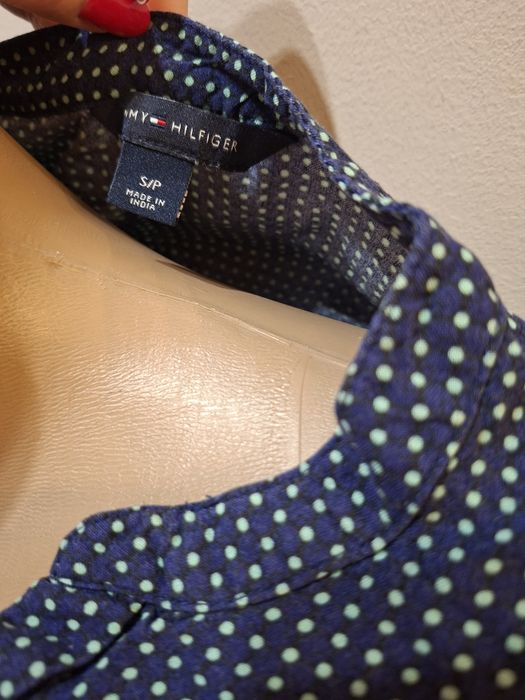 TOMMY Hilfiger S размер