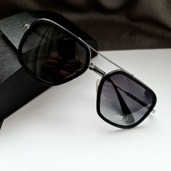 Солнцезащитные очки PR