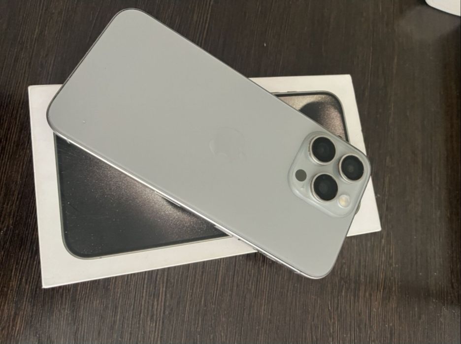 Продам iphone 15 pro max 256gb