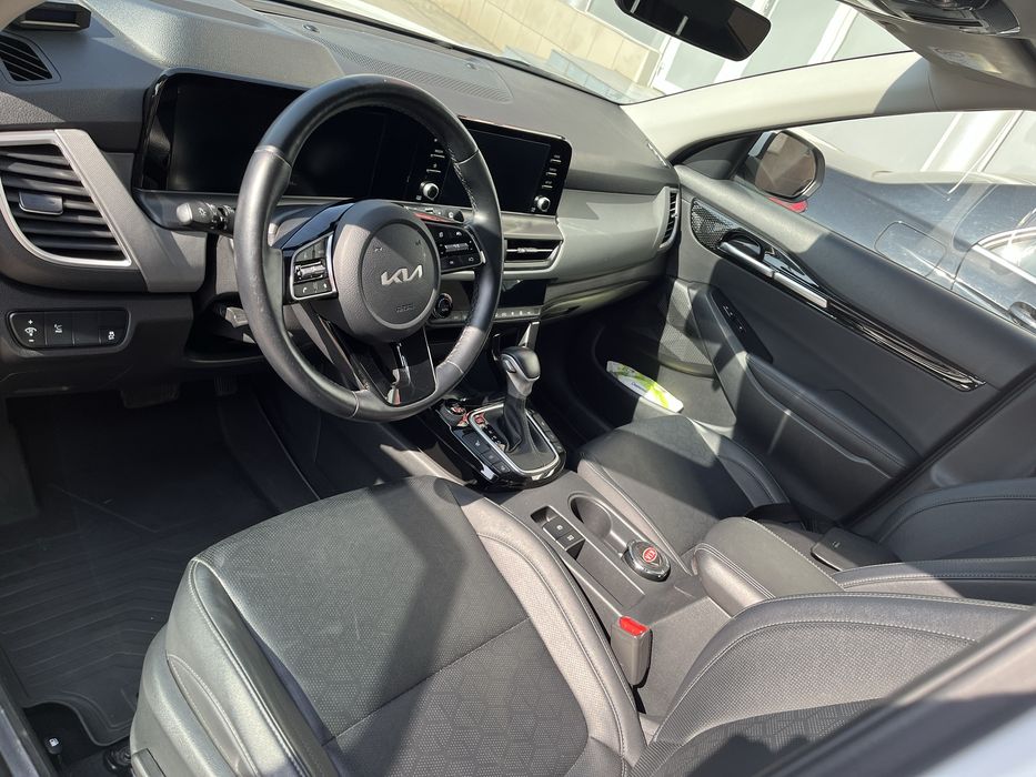 Kia Seltos Luxe 2023год
