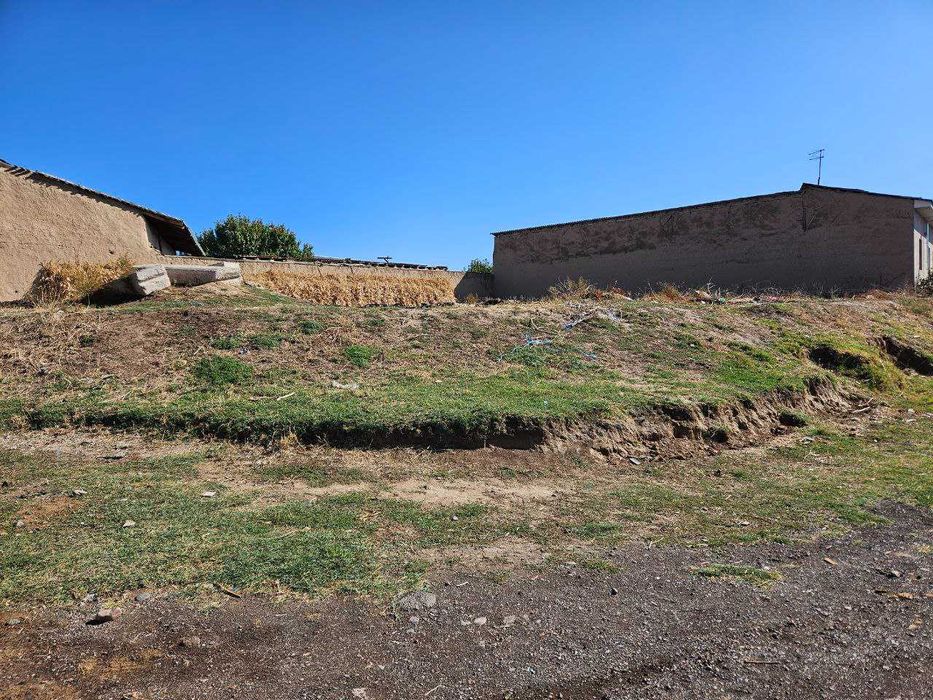 Зангиота тумани, "Бустон" МФЙ да 8 соток, бурчакда жойлашган хусусий е