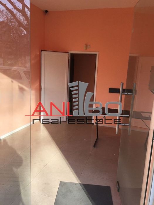 Дава се под наем Магазин в Варна, Гръцка махала - 20 кв.м за 306 € - Снимка #9