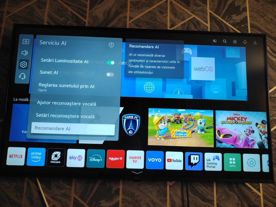 TV LG Ultra HD 108 cm