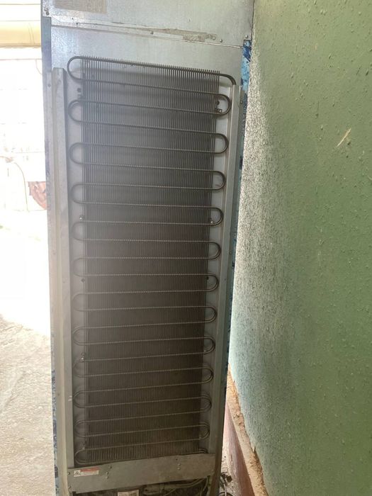 Холодильники продают