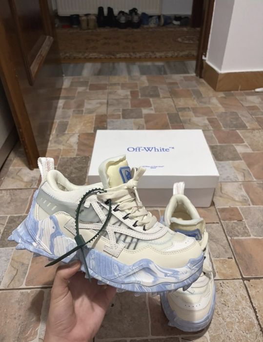 Adidasi Off White Odsy 1000