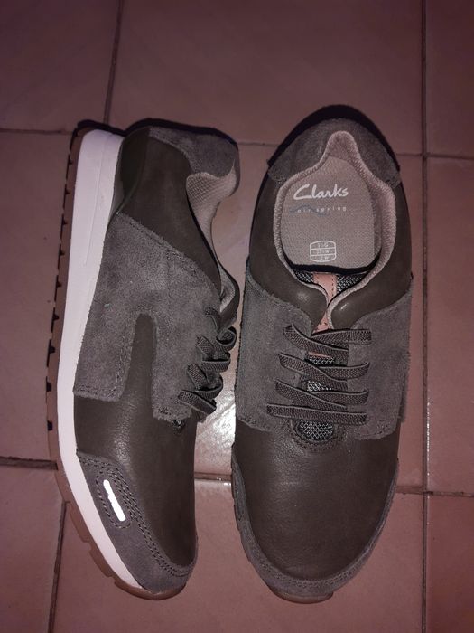 Нови маратонки Clarks, номер 33.5