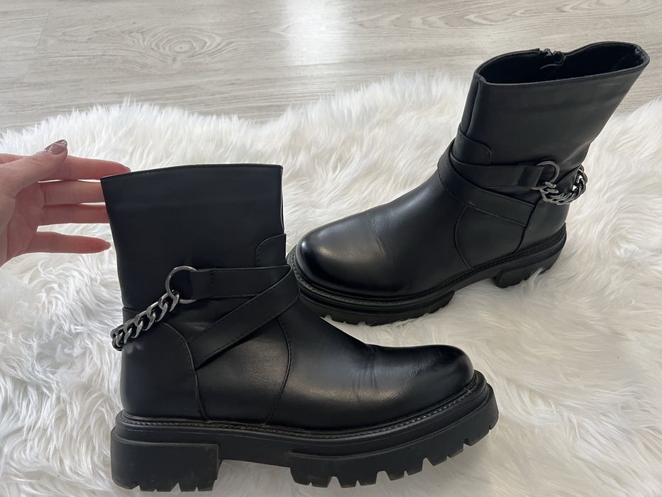 Botine scurte marime 38