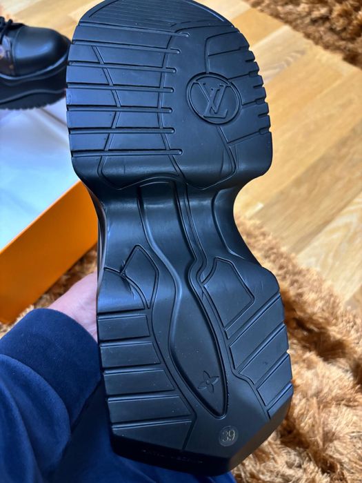 Ghete Louis Vuitton masura 39 impecabile NOI calitate superioara