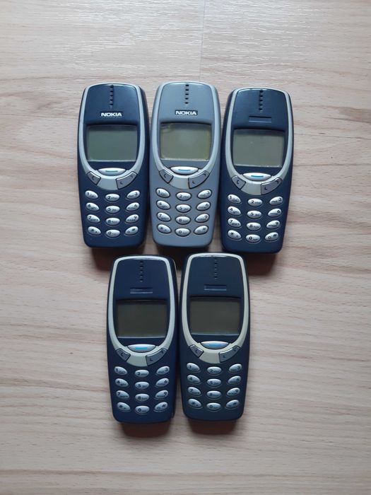 NOKIA 3310 мобилни телефони работещи, без батерии и със зарязни у-ва 4 броя